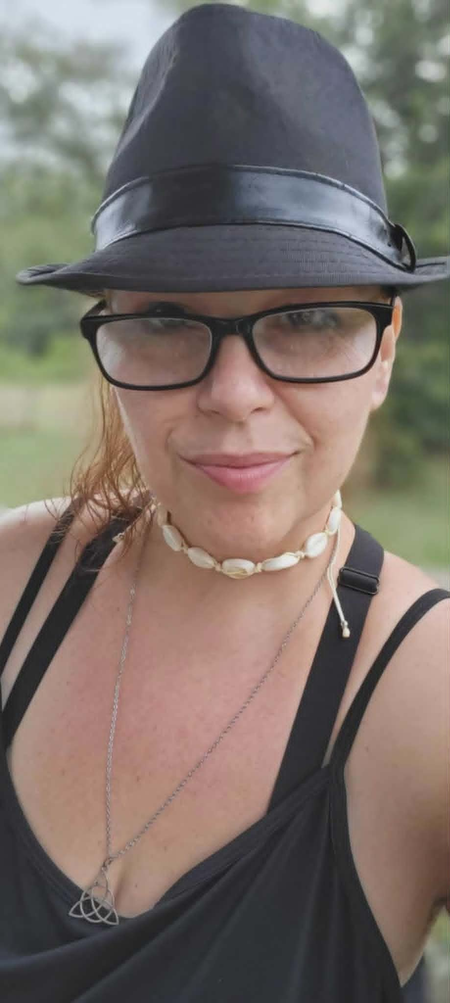 Shannon — creator behind Eclectic Mama Witch and founder of SiteSetupPro